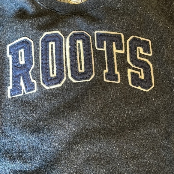 Roots cabin kids size youth XXL (13-14 years) navy blue sweater like new! - Picture 5 of 8